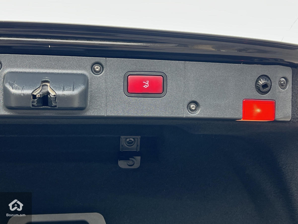 Mercedes Benz S class - image 12