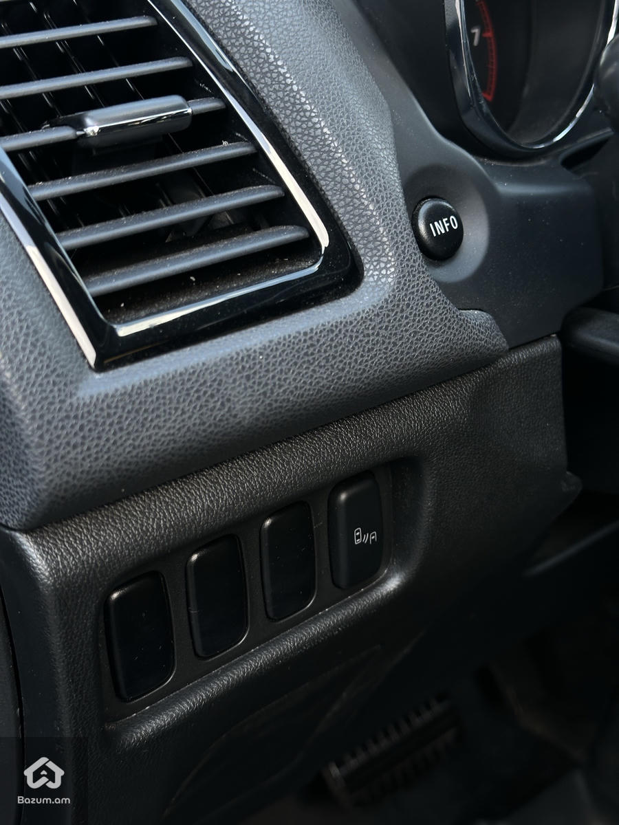 Mitsubishi Outlander 2.4 - image 8