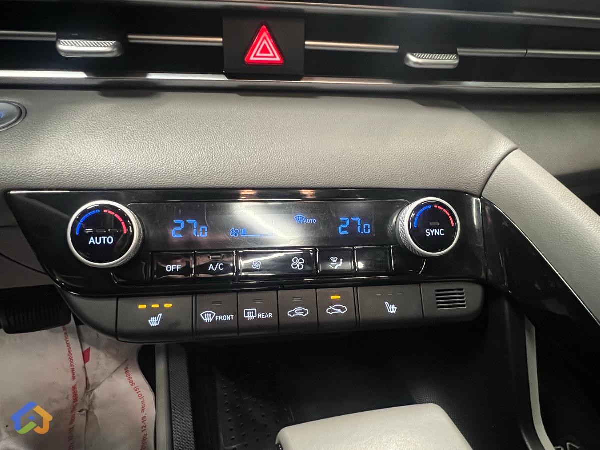 Hyundai Elantra Sel Plus - image 4