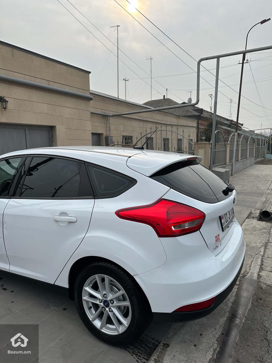 FORD FOCUS - image 5