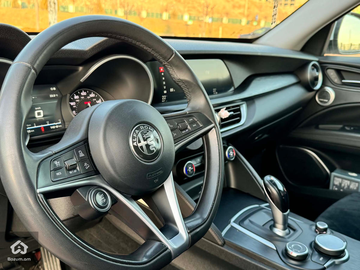 Alfa Romeo Stelvio - image 9