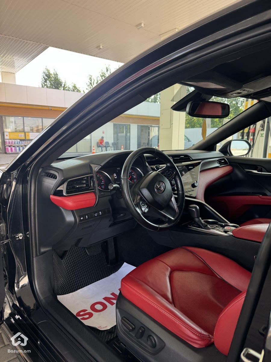 Toyota - image 6