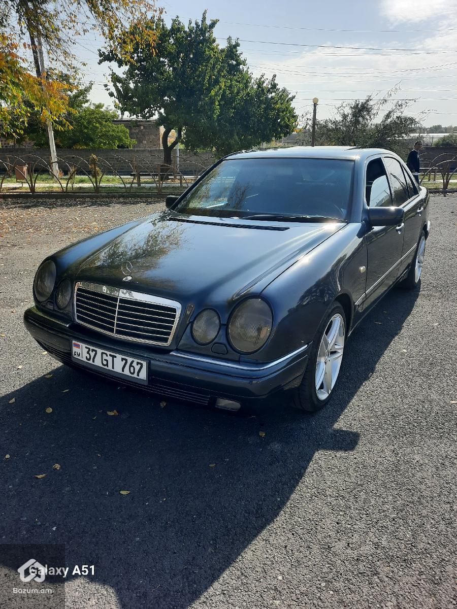 Mercedes Benz - image 1