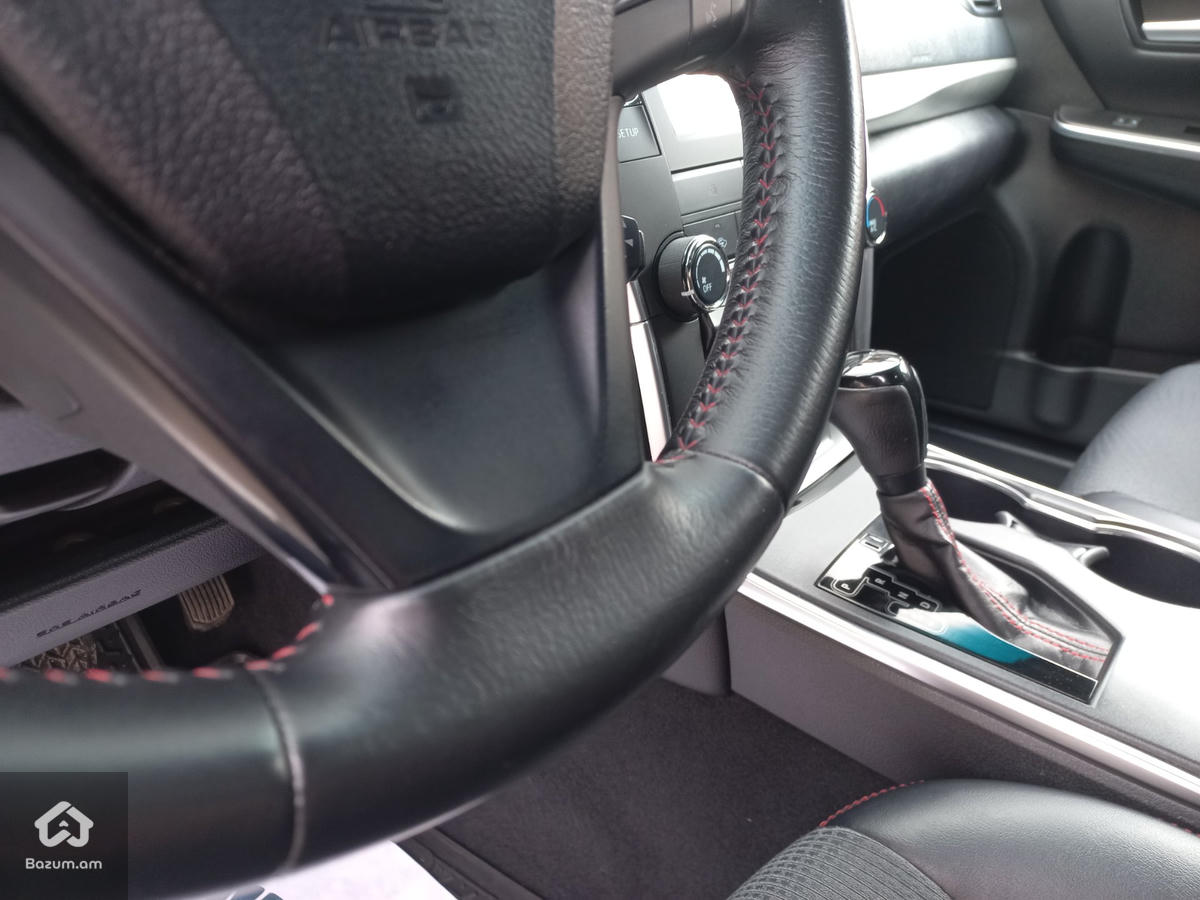 Toyota Camry - image 15