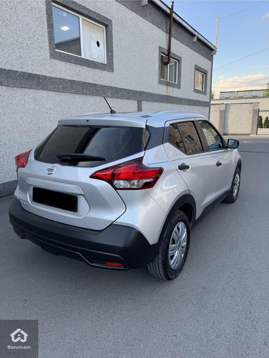 Nissan  - image 4