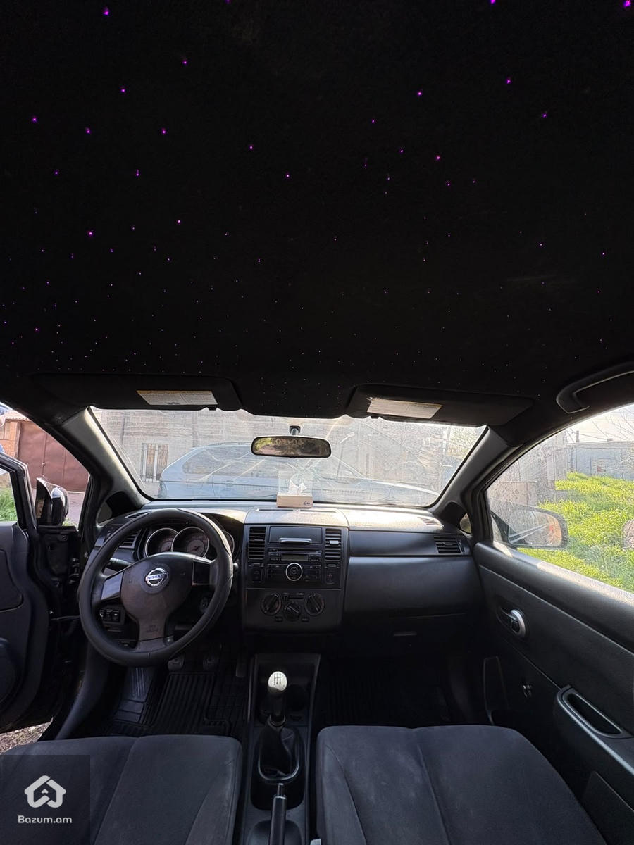 Nissan Versa - image 9