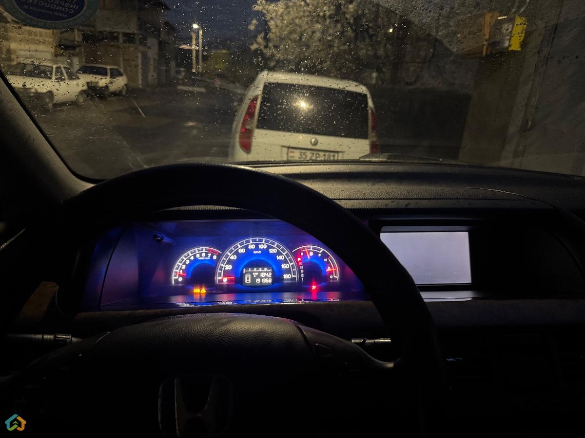 Honda elysion - image 8