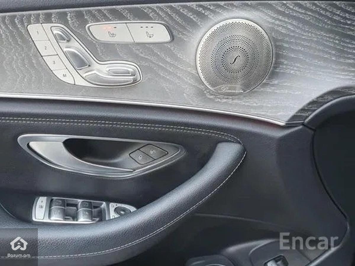 Mercedes Benz E350 AMG Line W213 - image 12