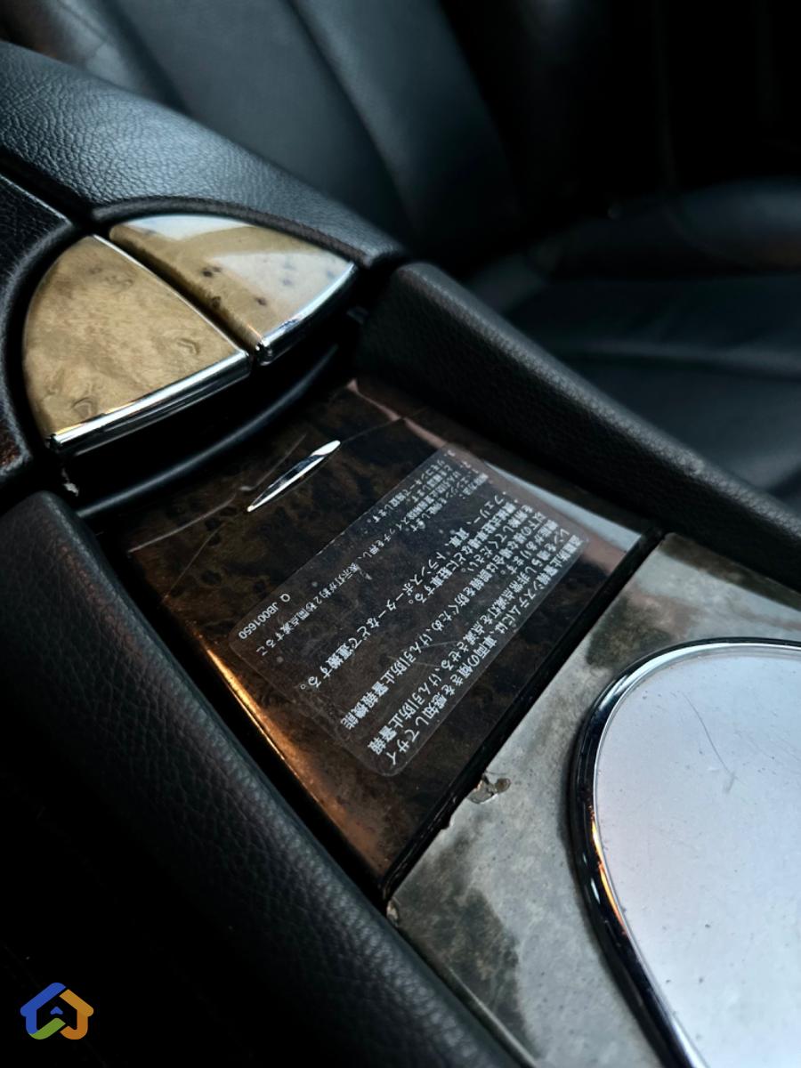 Mercedes Benz - image 6