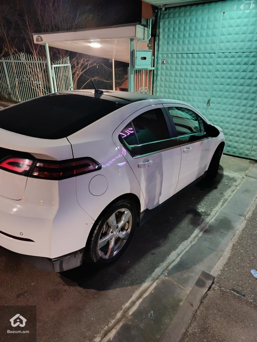 Chevrolet  - image 11