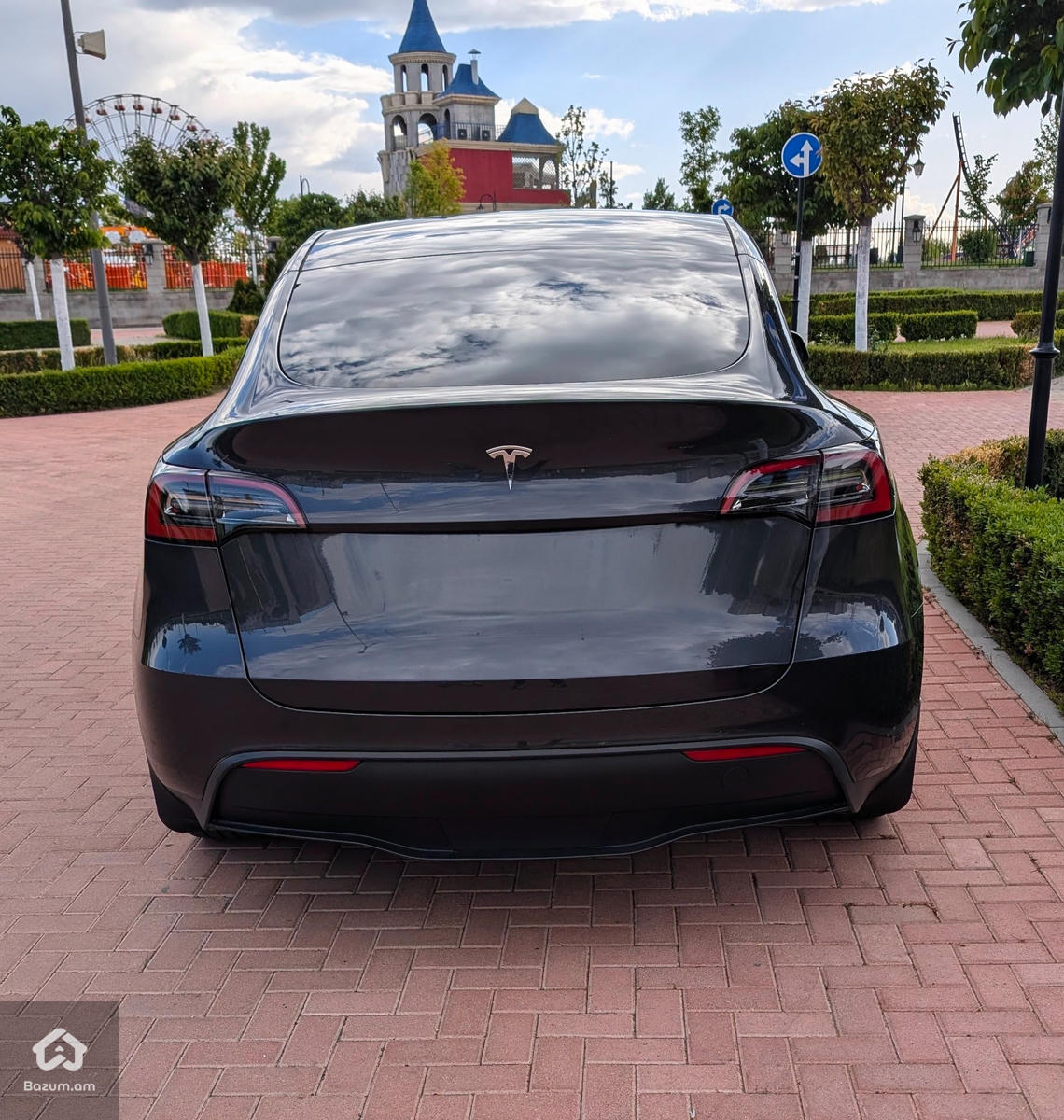 Tesla Model Y Long Range RWD  - image 3