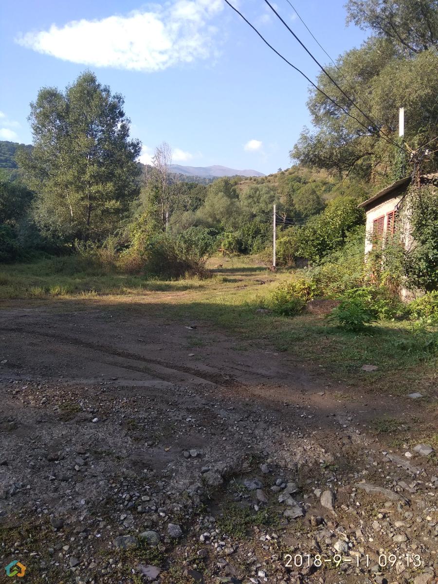 Հողատարածք Դիլիջանում իր շինություններով