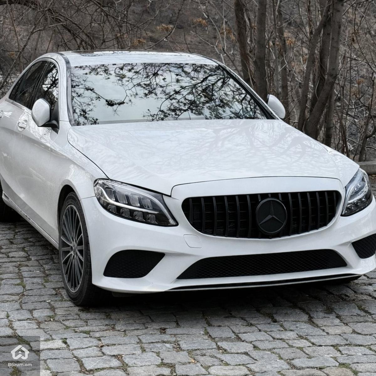 Mercedes Benz C300 - image 1