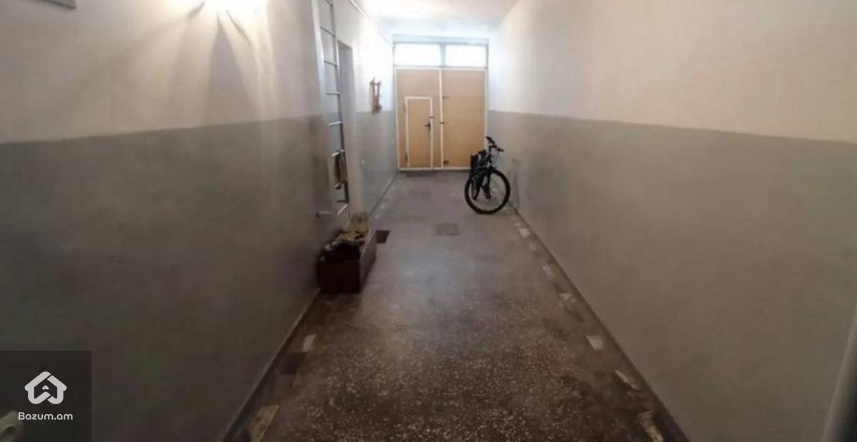 Երկու հարկանի քարե տուն Գրիգոր Զոհրապի փողոցում  - image 18