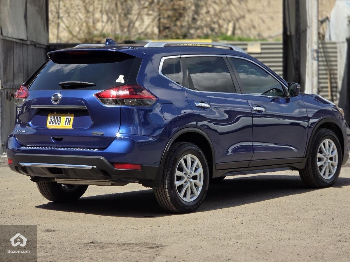 Nissan Rogue  - image 4