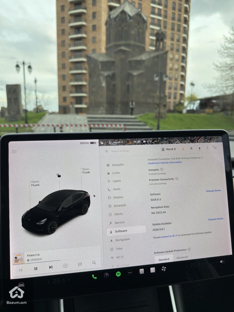 Tesla Model Y Long Range - image 10