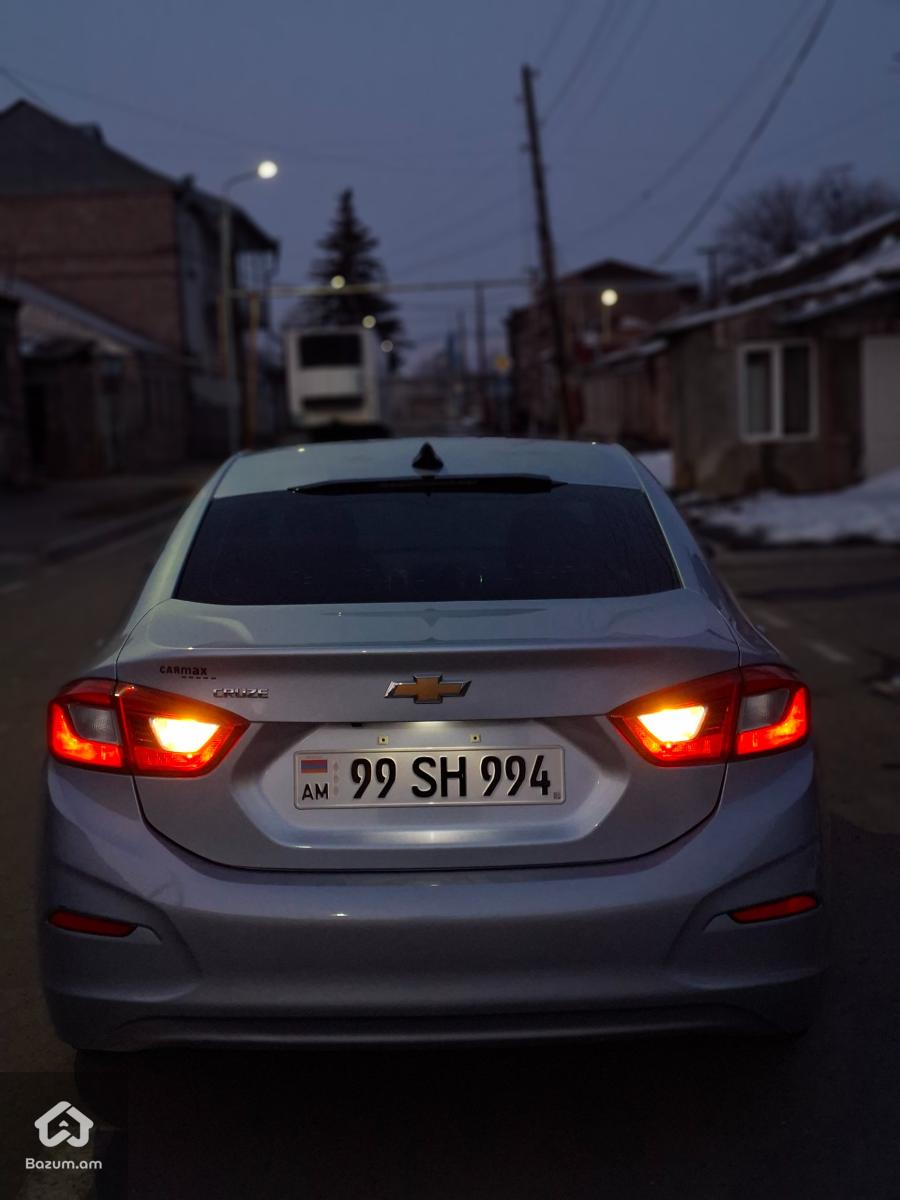 Chevrolet Cruze - image 8