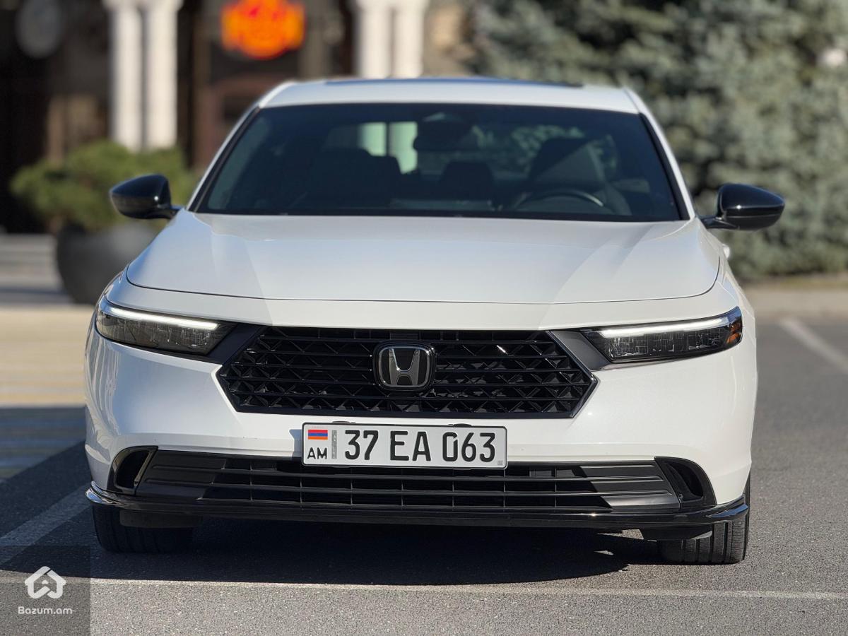 Honda Accord Hybrid  - image 2