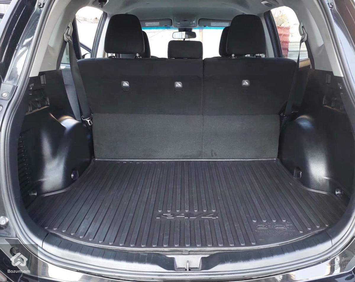 TOYOTA RAF 4 - image 8