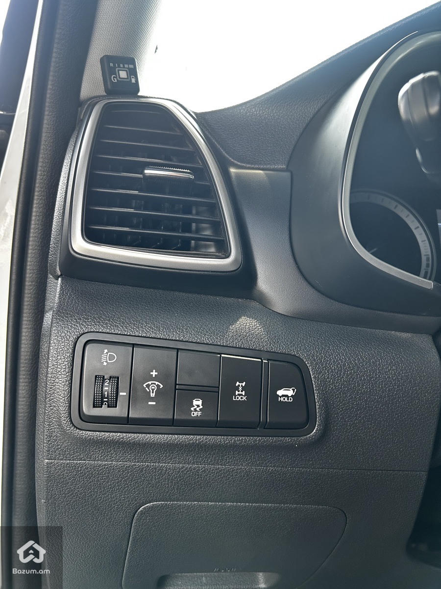 Hyundai tucson - image 12