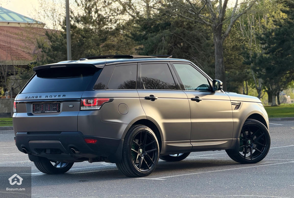 2014 Range Rover Sport 3.0L - image 2