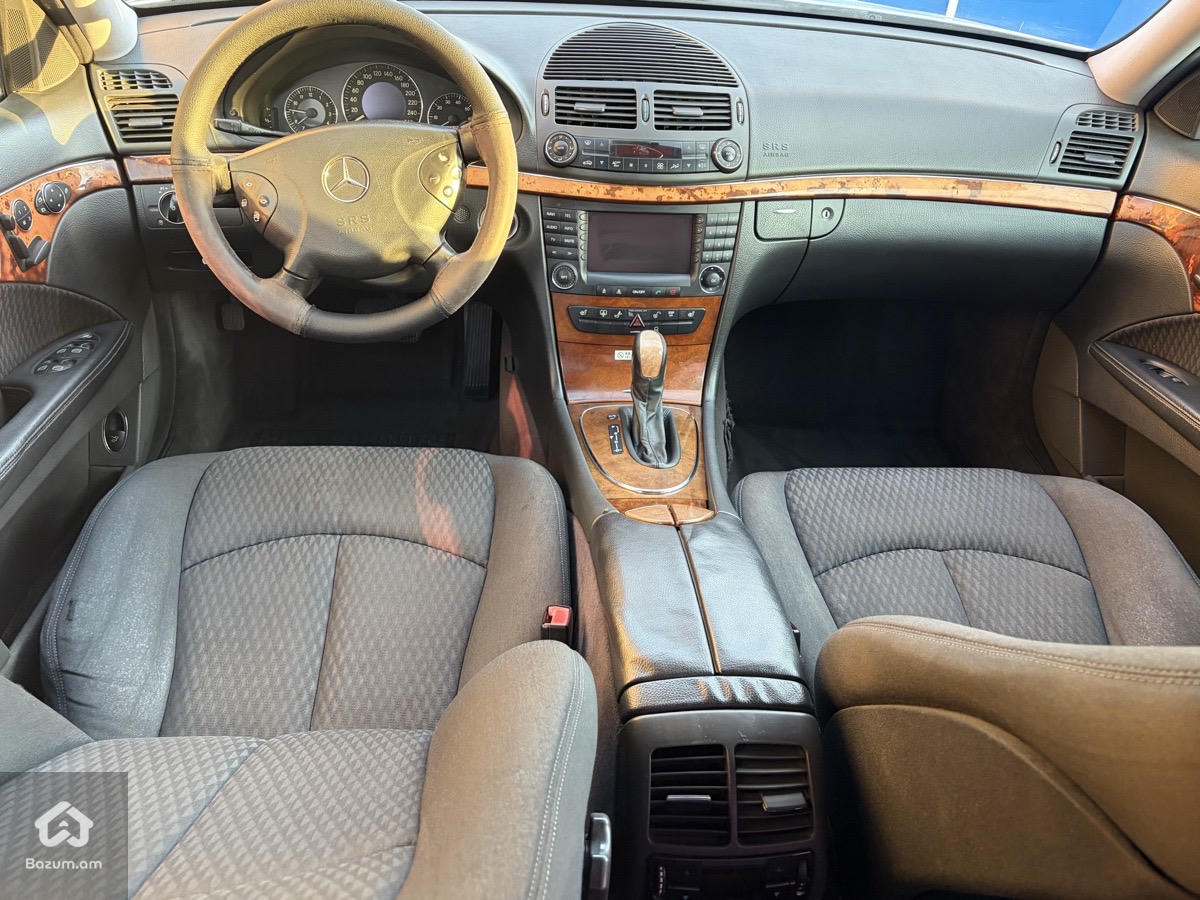 Mercedes-Benz E 240 2004 - image 10