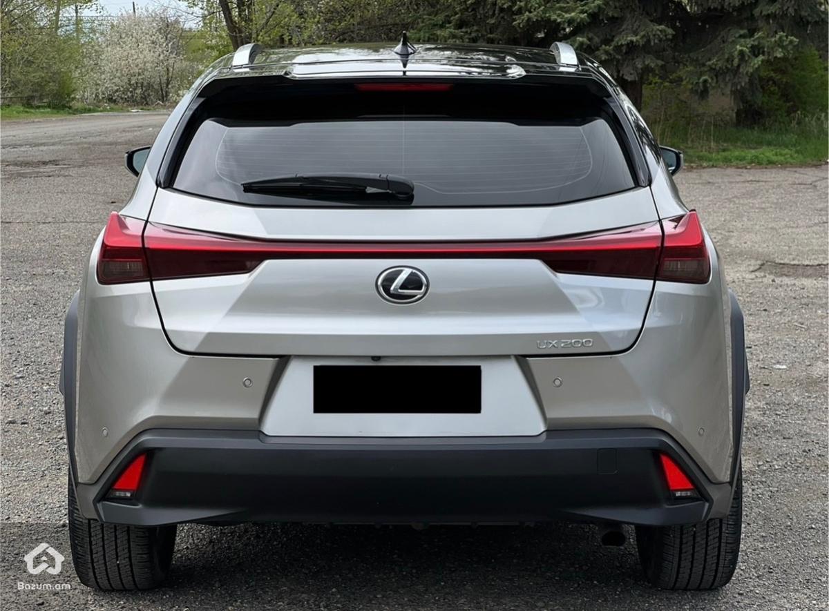 Lexus ux - image 6