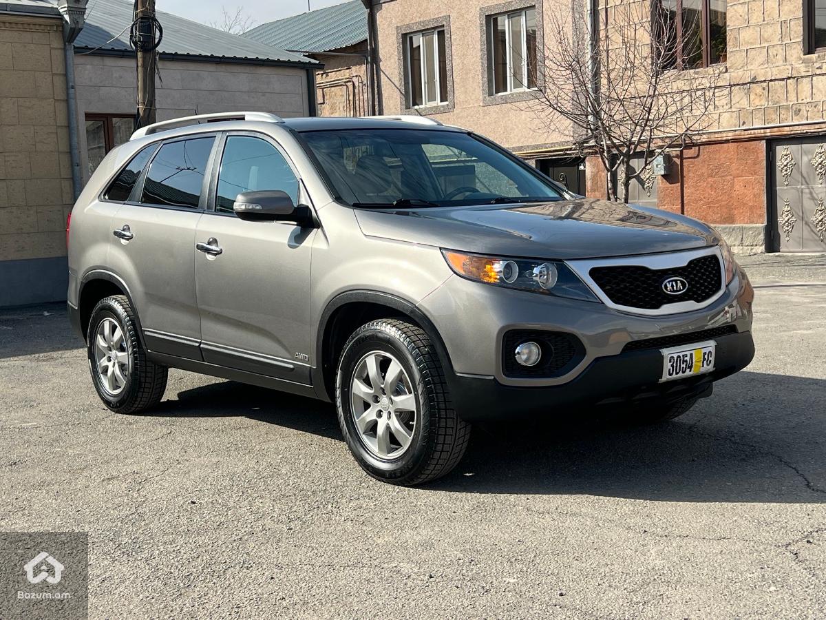Kia Sorento 2010 - image 2