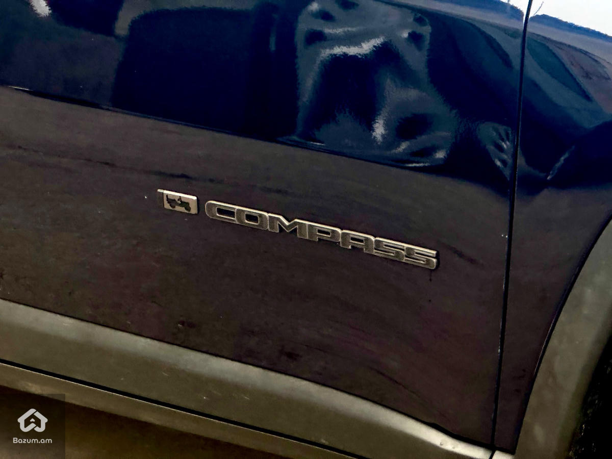 Jeep Compass Aniversary - image 10