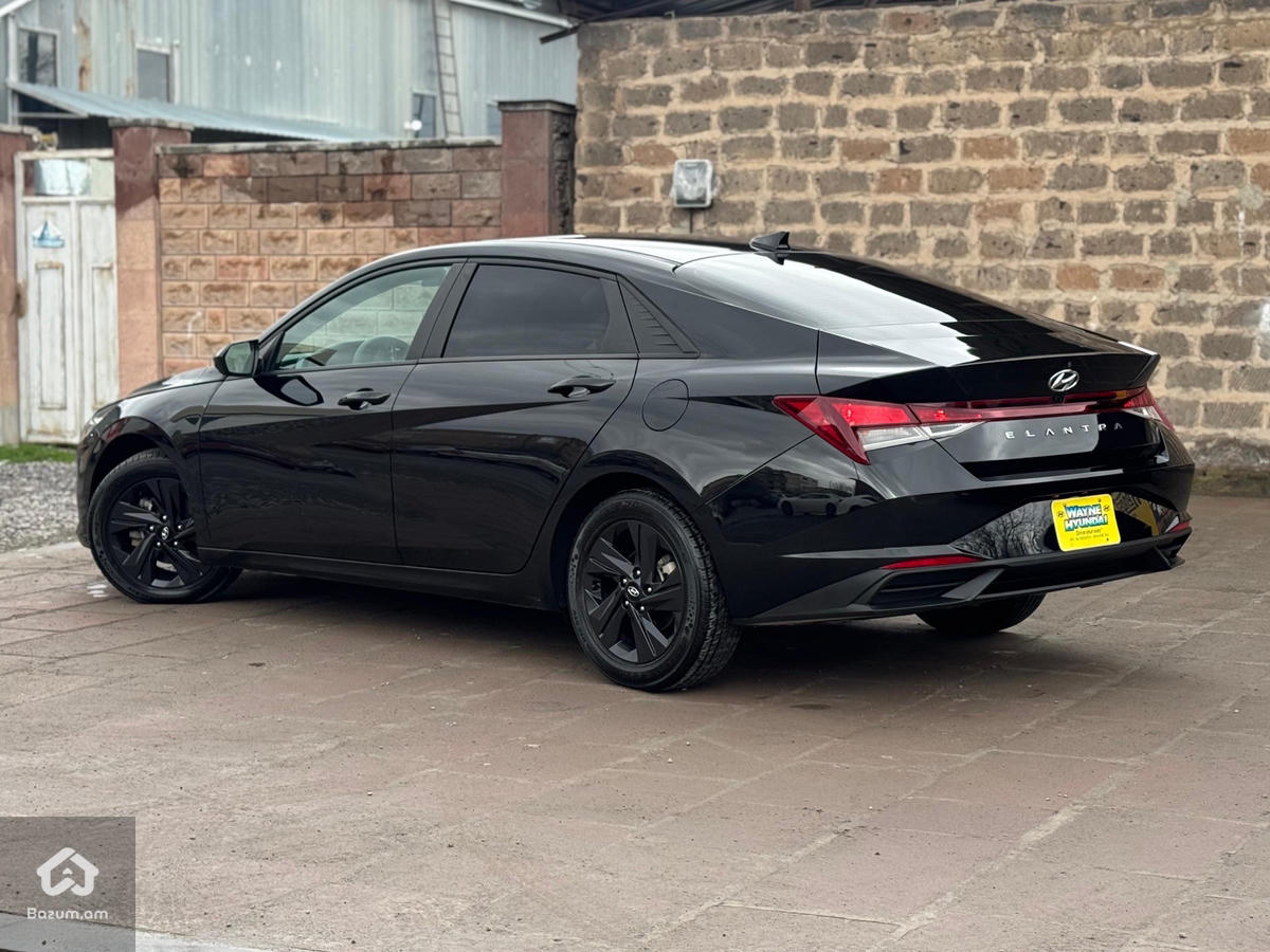 Hyundai Elantra - image 13