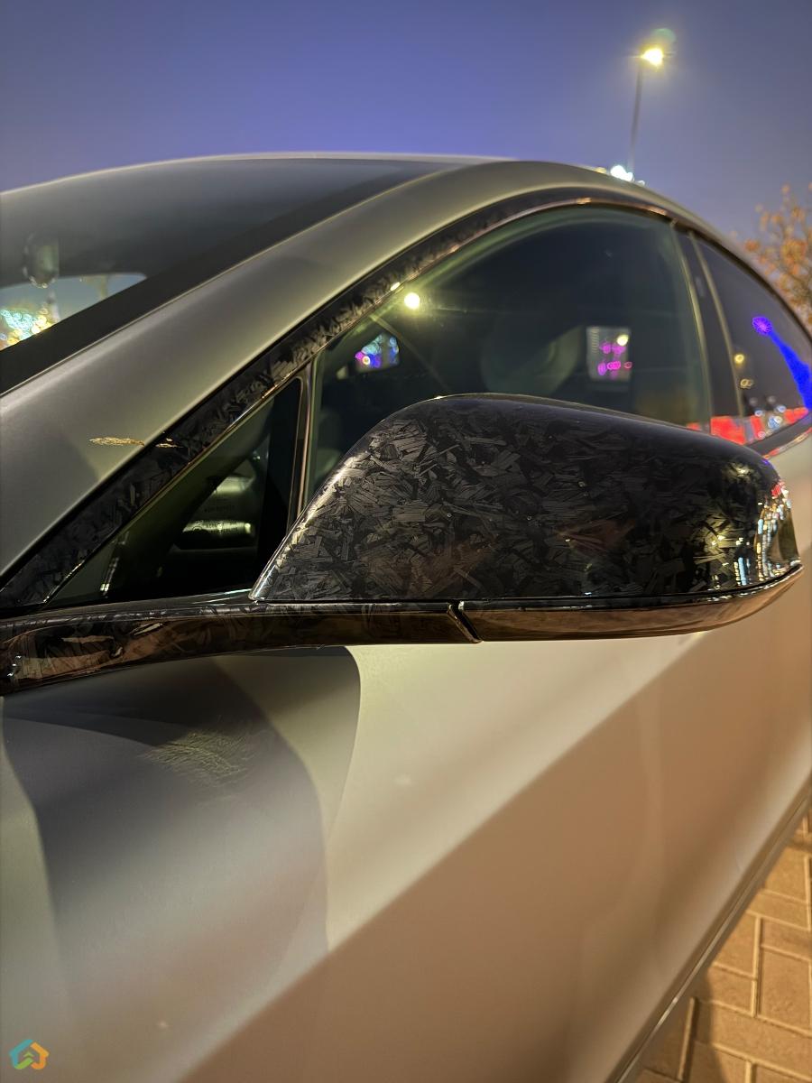 Tesla Model S - image 2