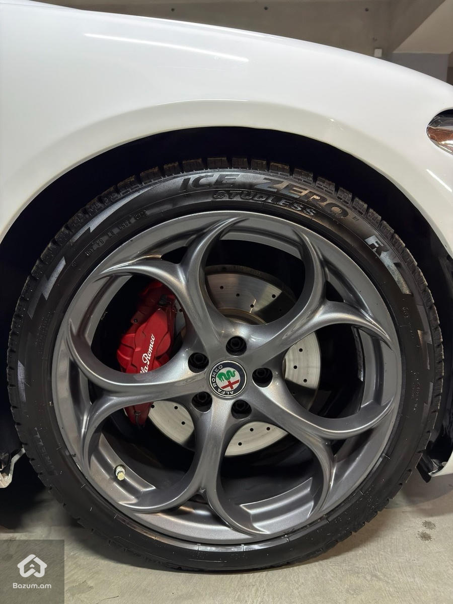 Alfa Romeo Giulia - image 5