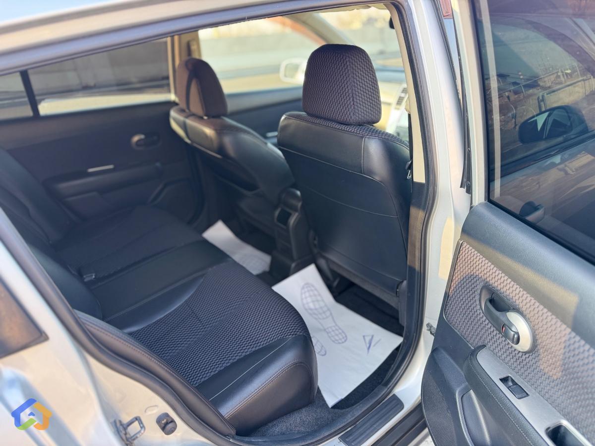 Nissan Tiida - image 14