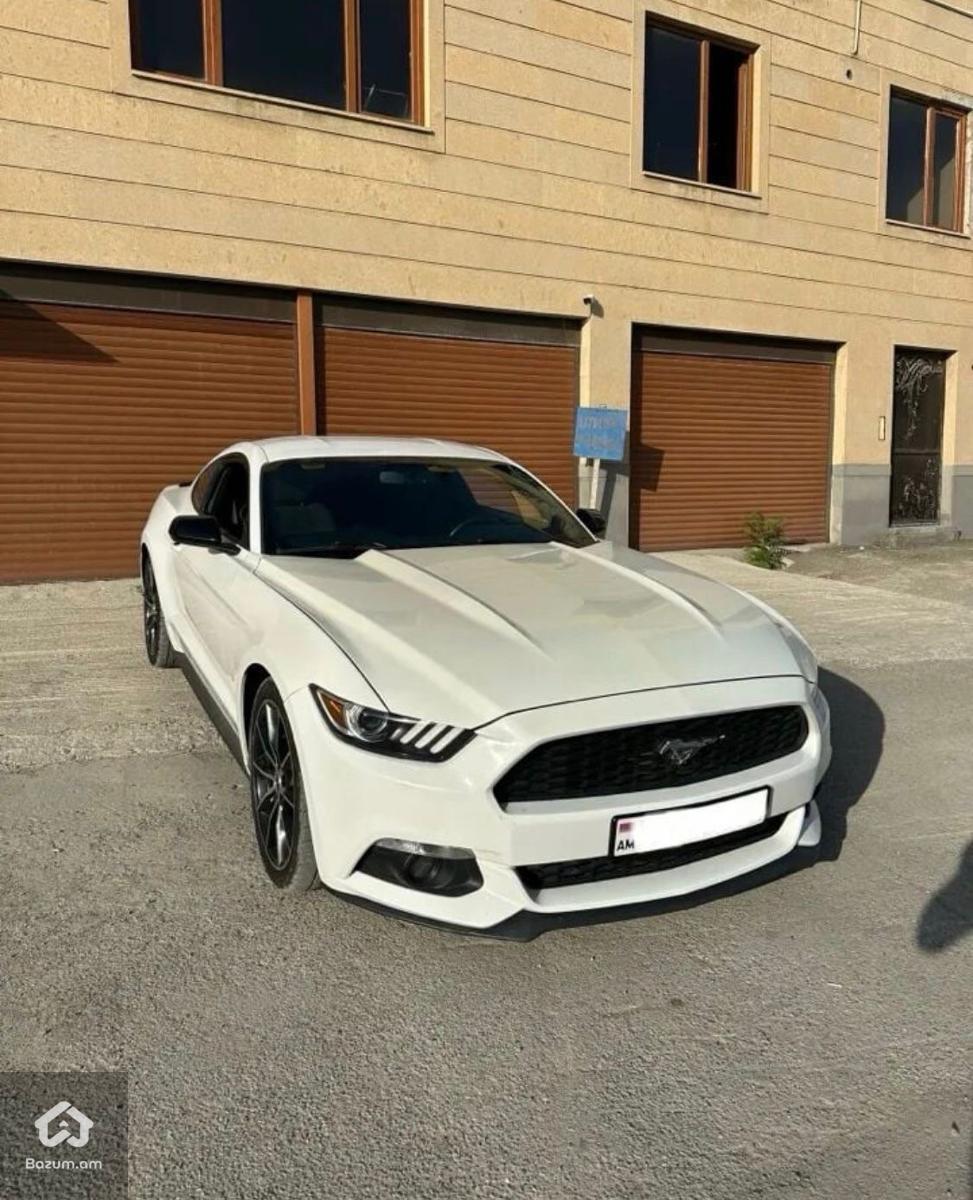 Ford Mustang - image 4