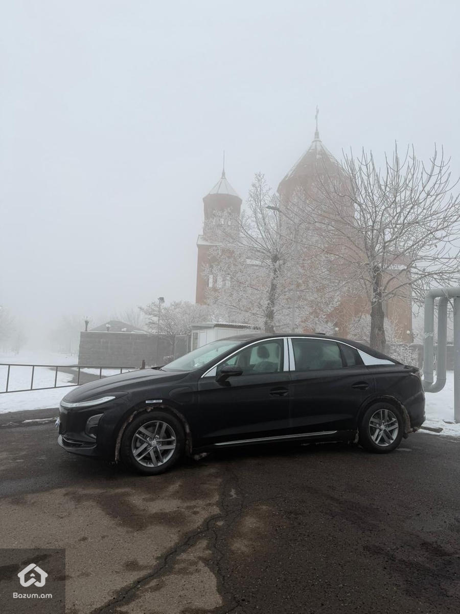 Վաճառվում է լրիվ նոր մեքենա - image 14