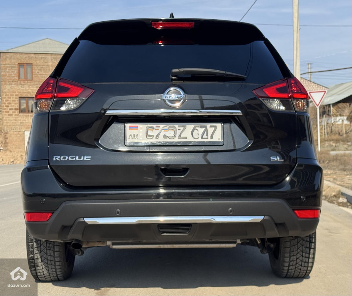 Nissan Rogue - image 3