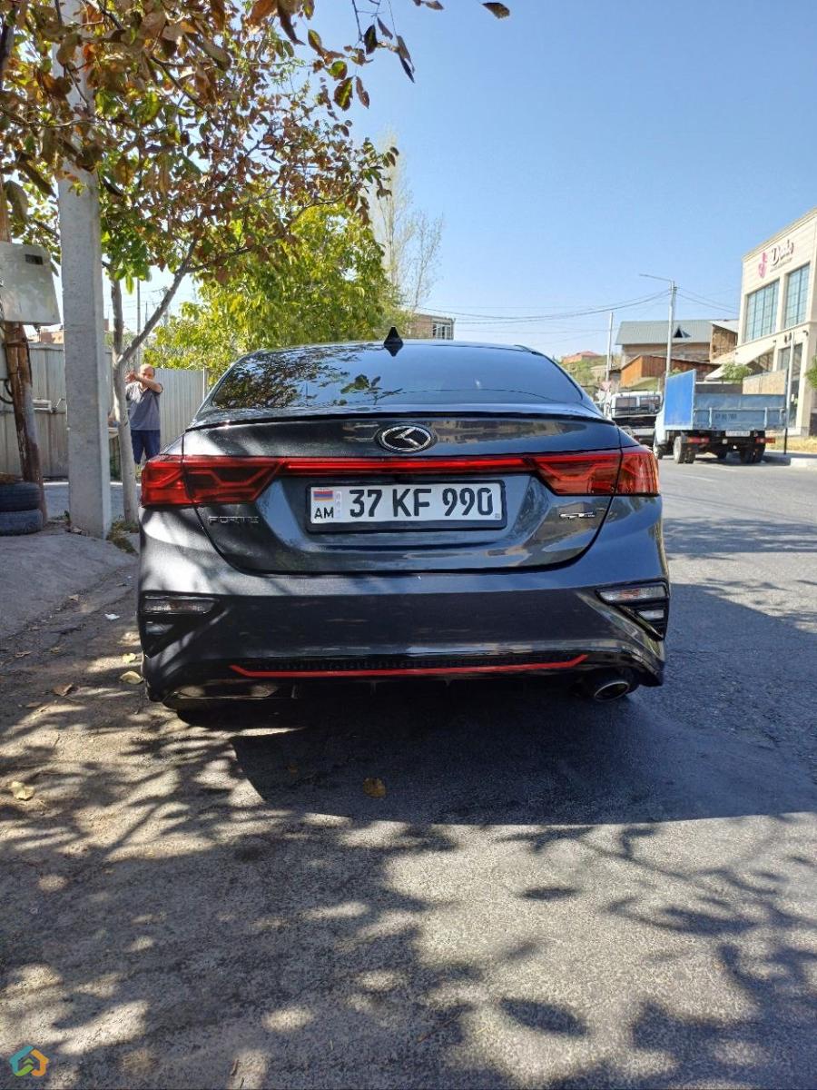 Kia Forte GT Line - image 14