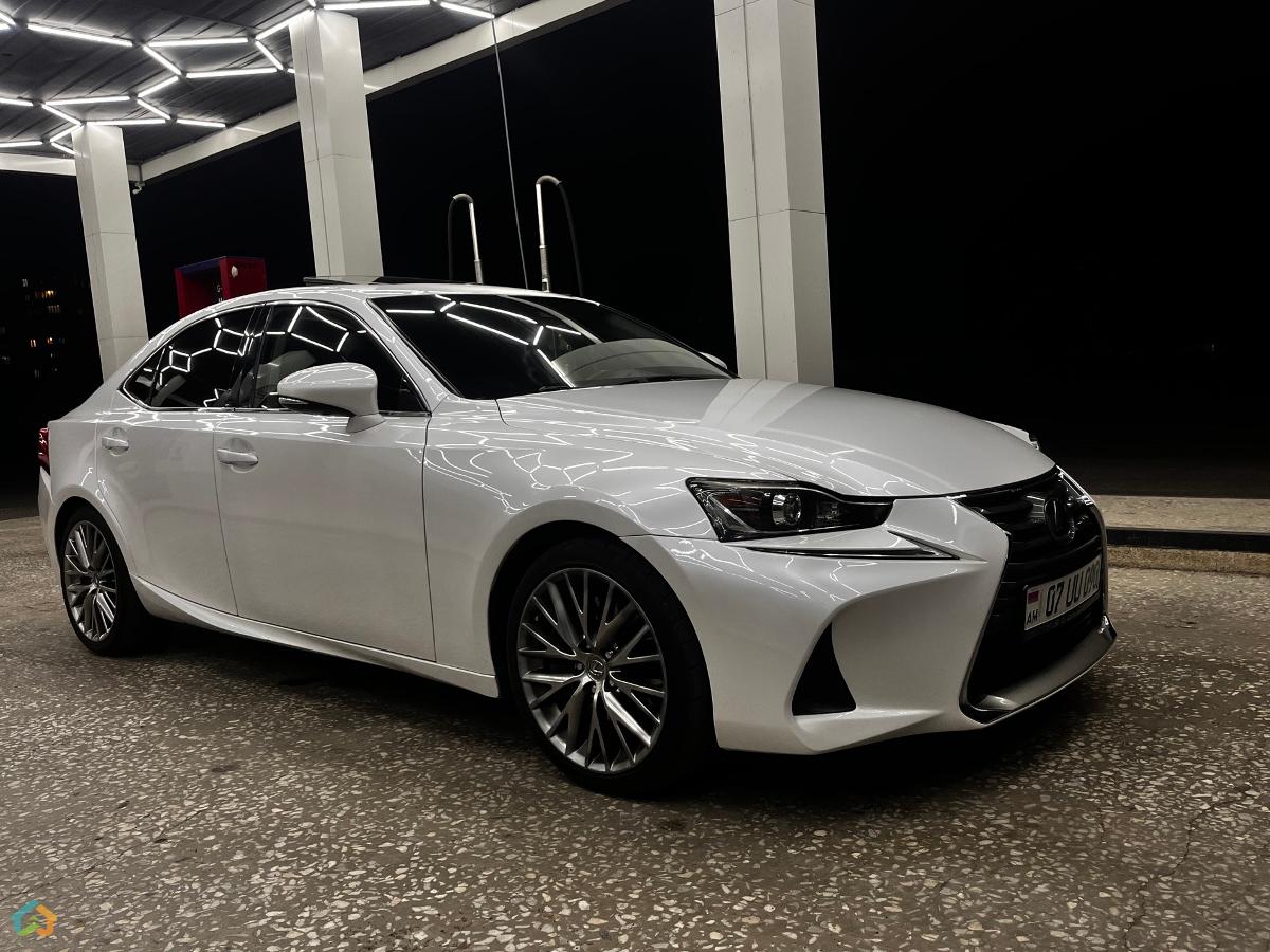 Lexus IS  - image 6