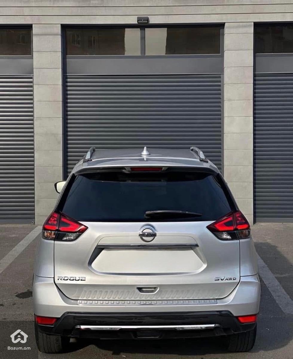 Nissan Rogue 4X4 SV - image 4