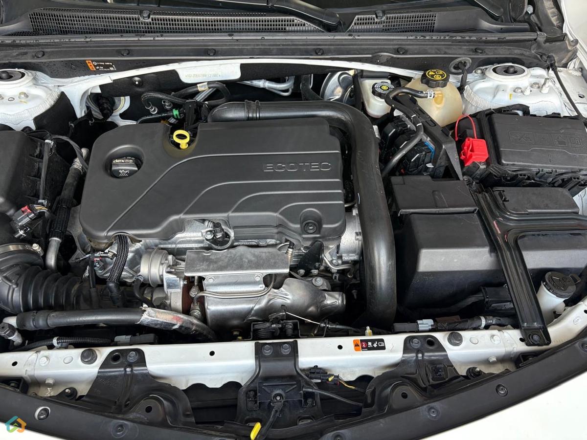 Վաճառվումե Chevrolet Malibu 2022 - image 9