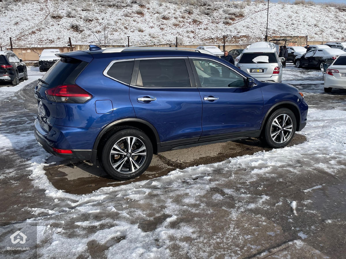 Nissan Rogue - image 7