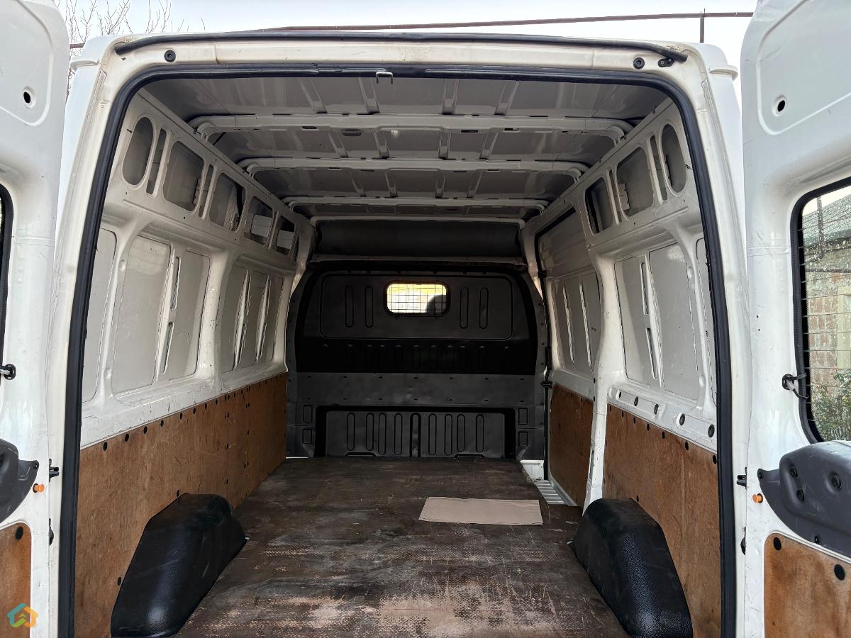 Ford Transit - image 10