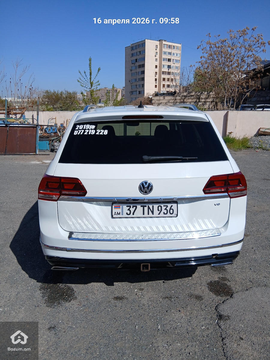 Volkswagen Atlas R-Line  - image 7