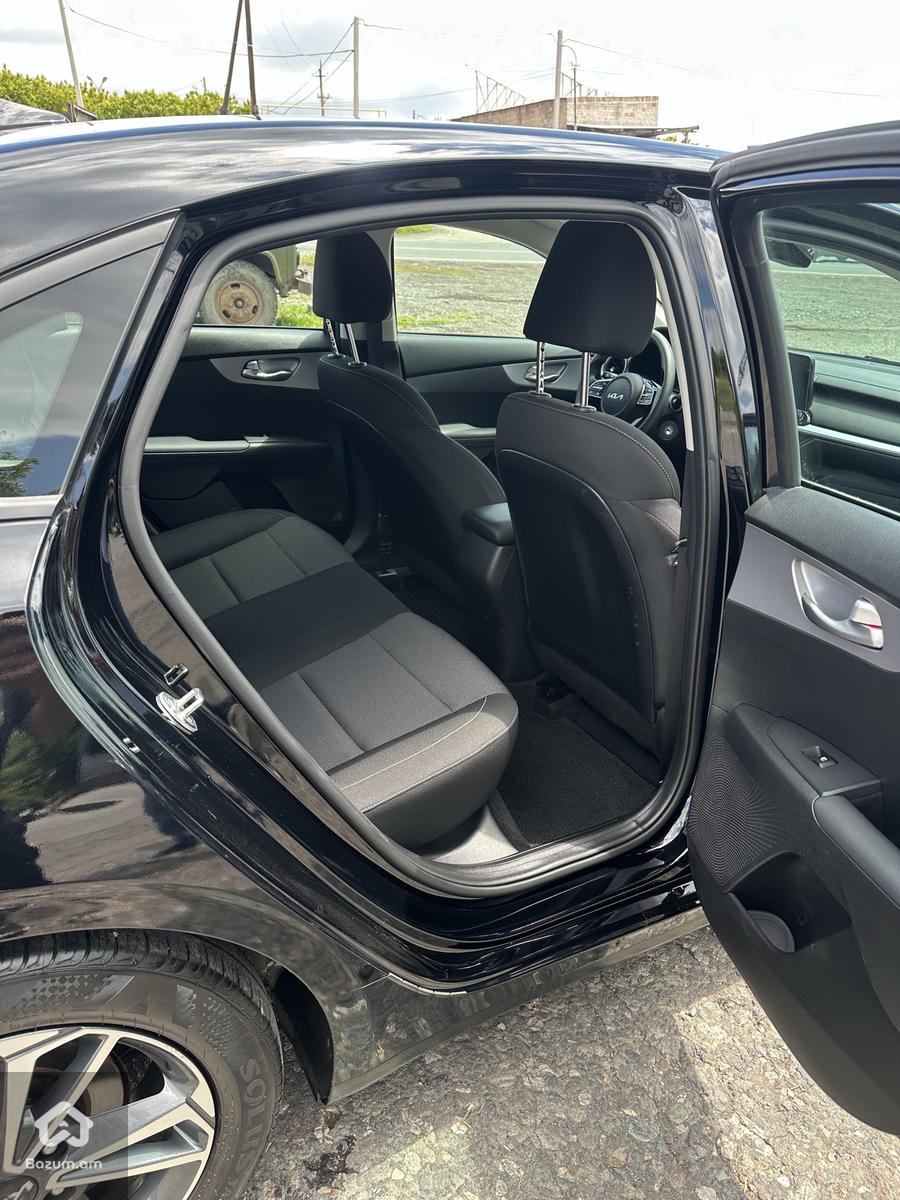 Kia Forte - image 16
