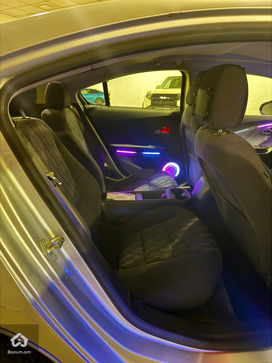 Chevrolet Volt - image 7