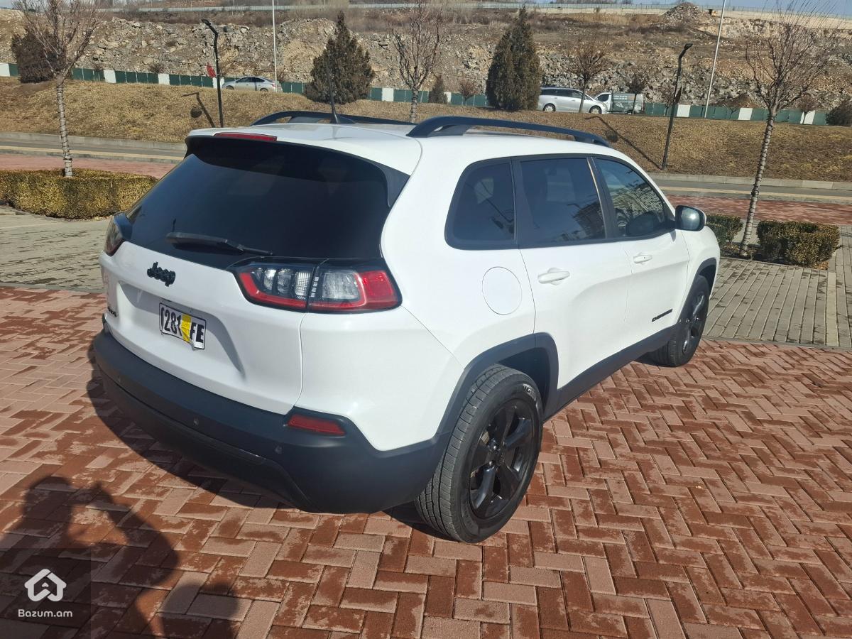 Վաճառվում է JEEP CHEROKEE ALTITUT  - image 4