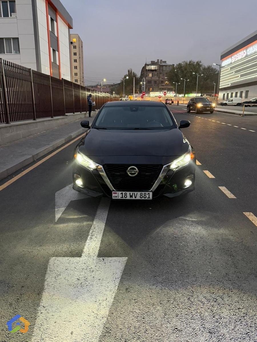 Nissan altima  - image 8