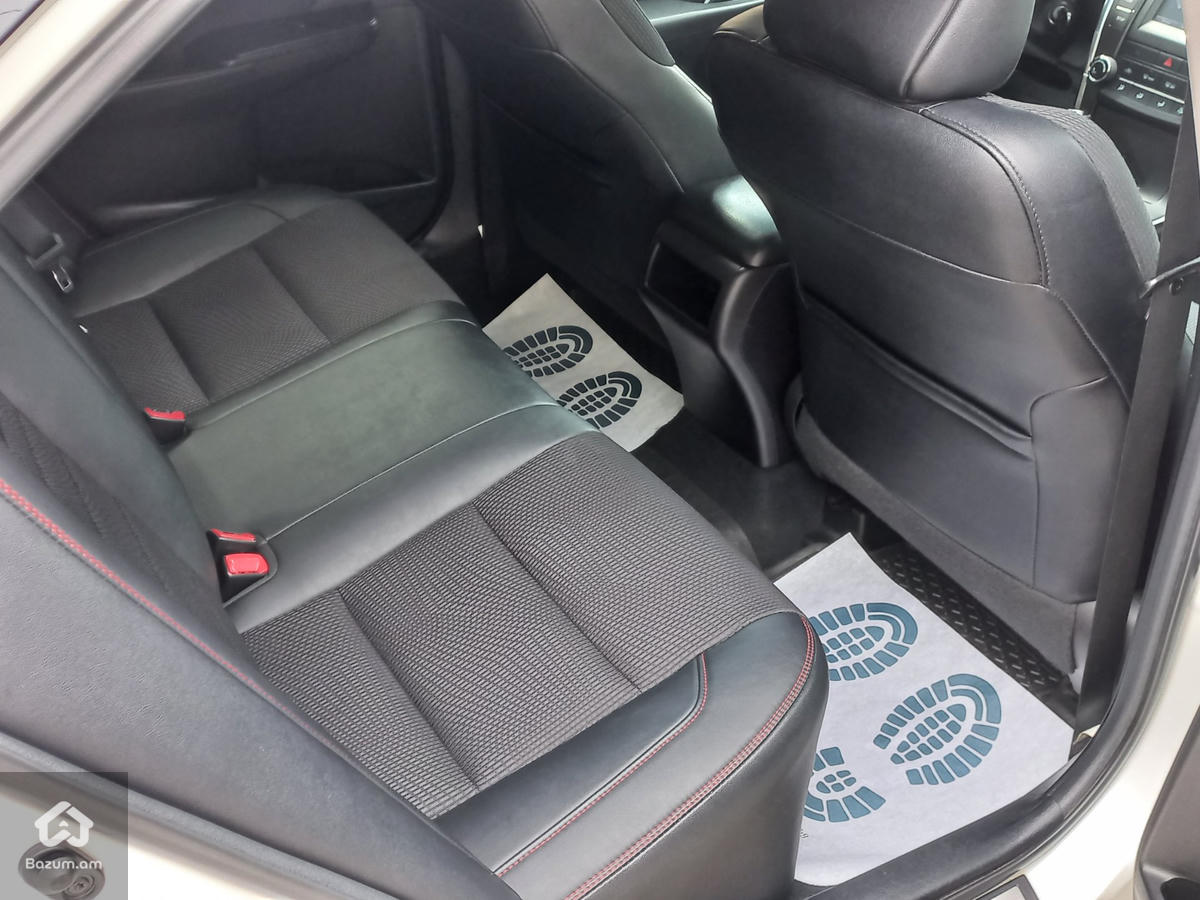 Toyota Camry - image 14