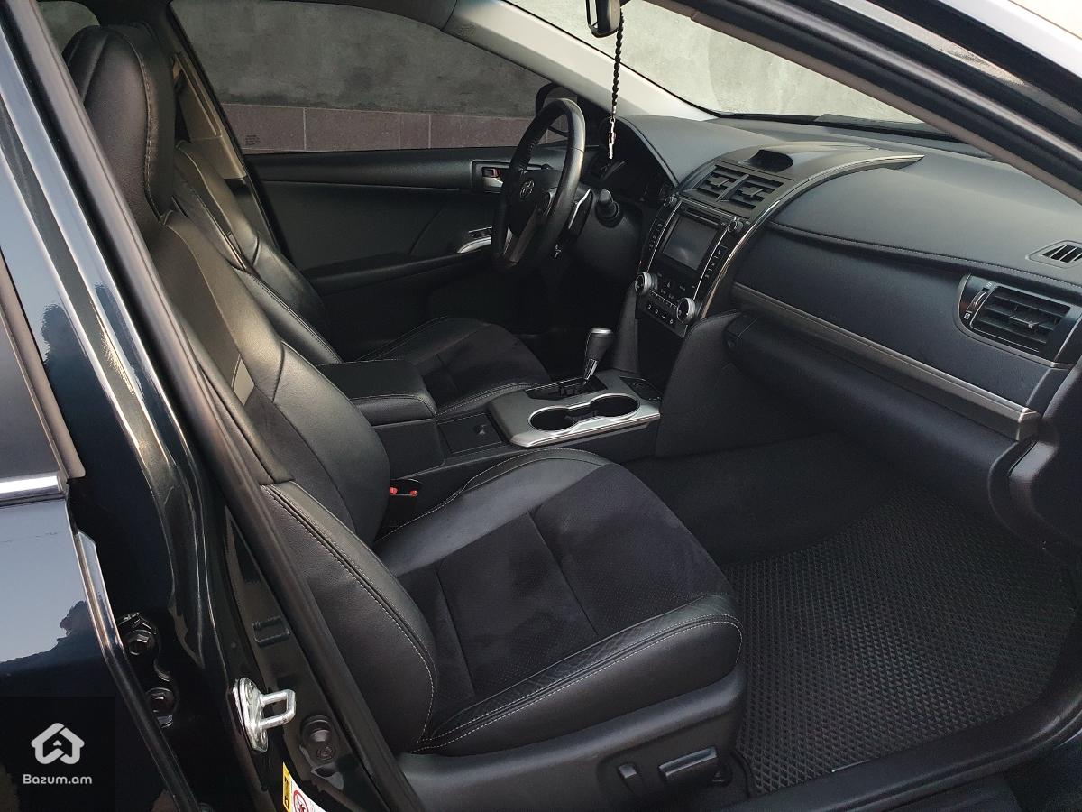 Toyota Camry 2012 SE - image 7