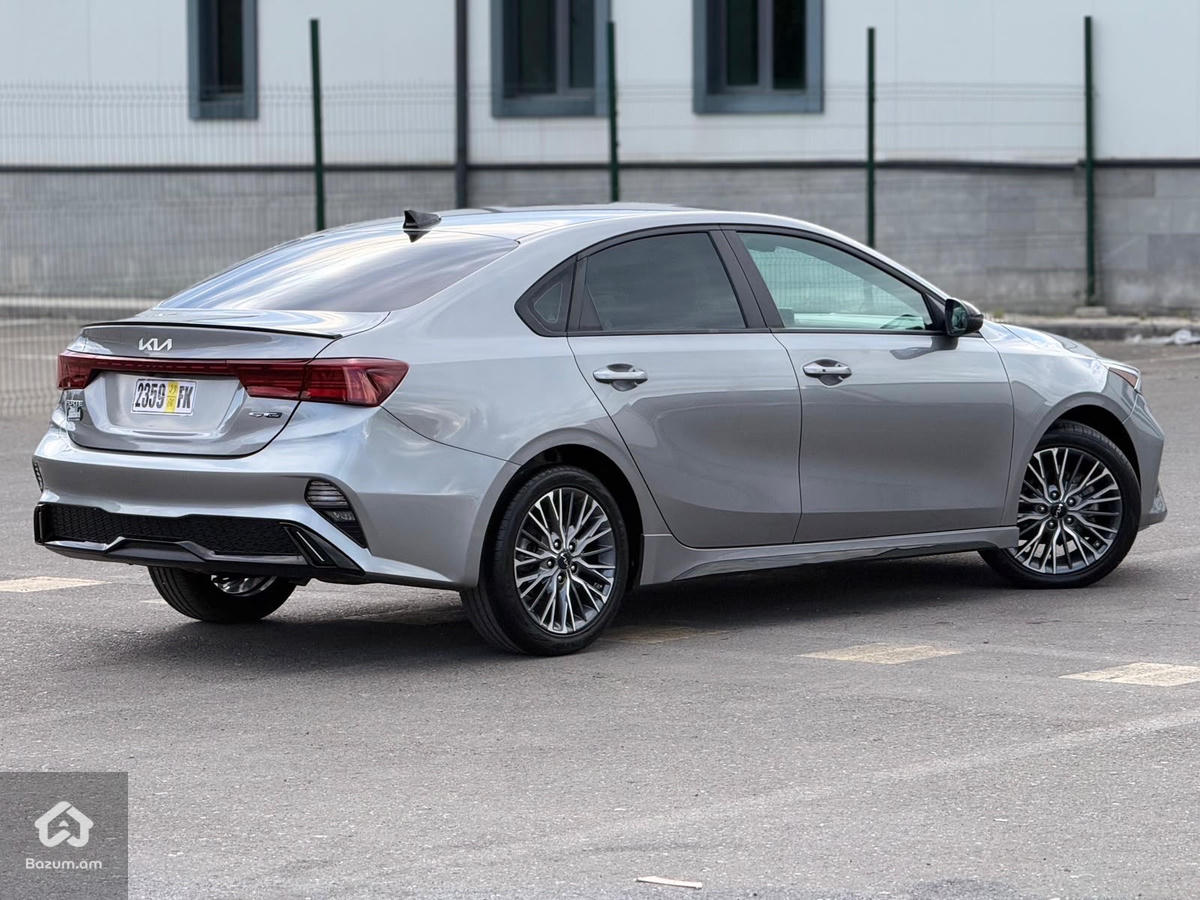 kia Forte - image 6